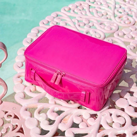 HP🎉BEIS x BARBIE The Cosmetic Case
IN BARBIE™ PINK - Picture 8 of 16